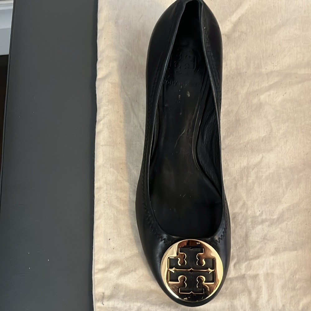 Tory Burch Black Heels with Gold Logo - Picture 2 of 12